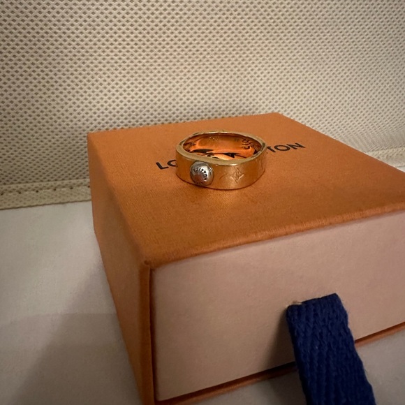 Louis Vuitton Nanogram monogram brass ring💕 - Picture 12 of 14